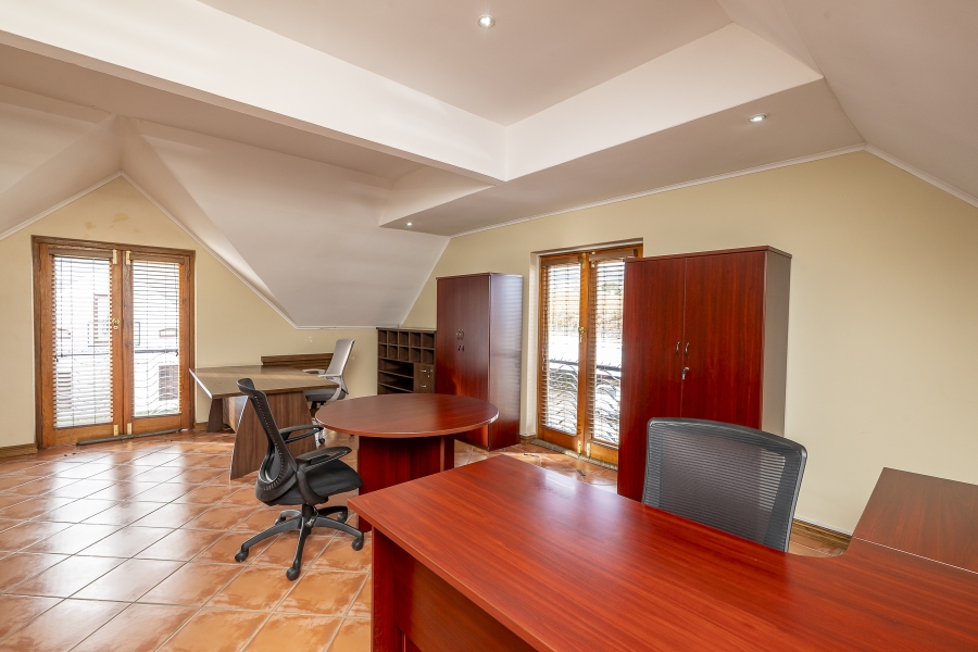 7 Bedroom Property for Sale in Stellenbosch Farms Western Cape